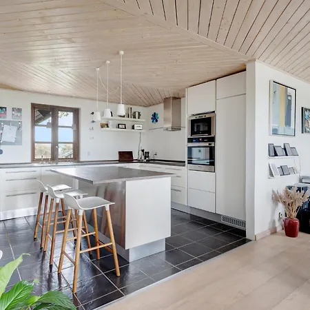 5 Bedroom Gorgeous In Farsø