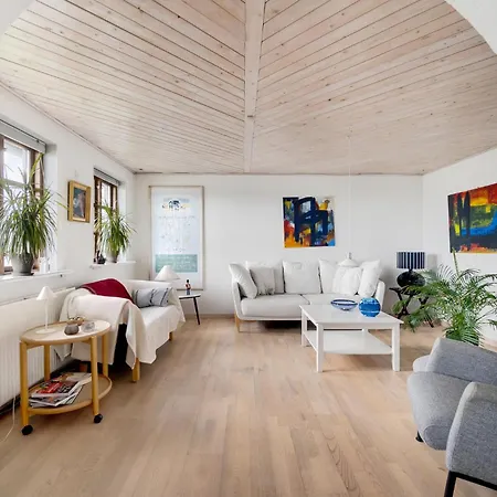 5 Bedroom Gorgeous In * Farsø