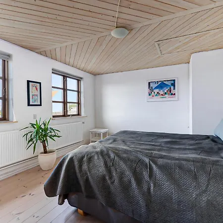 5 Bedroom Gorgeous In Semesterbostad Farsø