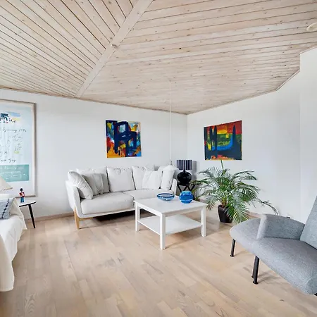 5 Bedroom Gorgeous In Prázdninový dům Farsø