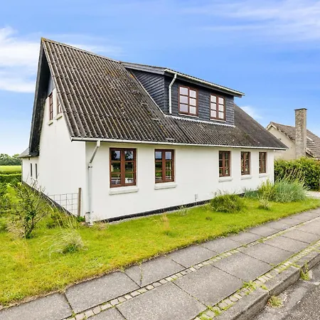 5 Bedroom Gorgeous In * Farsø